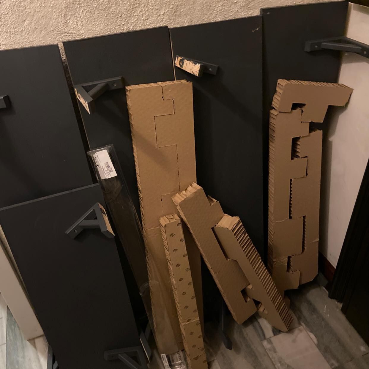 image of Kartonger och 5 hyllor - Stockholms Stad