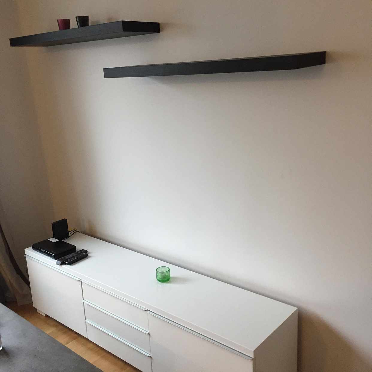 image of Soffa, bord, stolar, tvbä - Vällingby