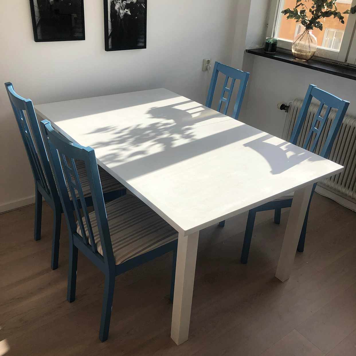 image of Bord och fyra stolar - Stockholms Stad