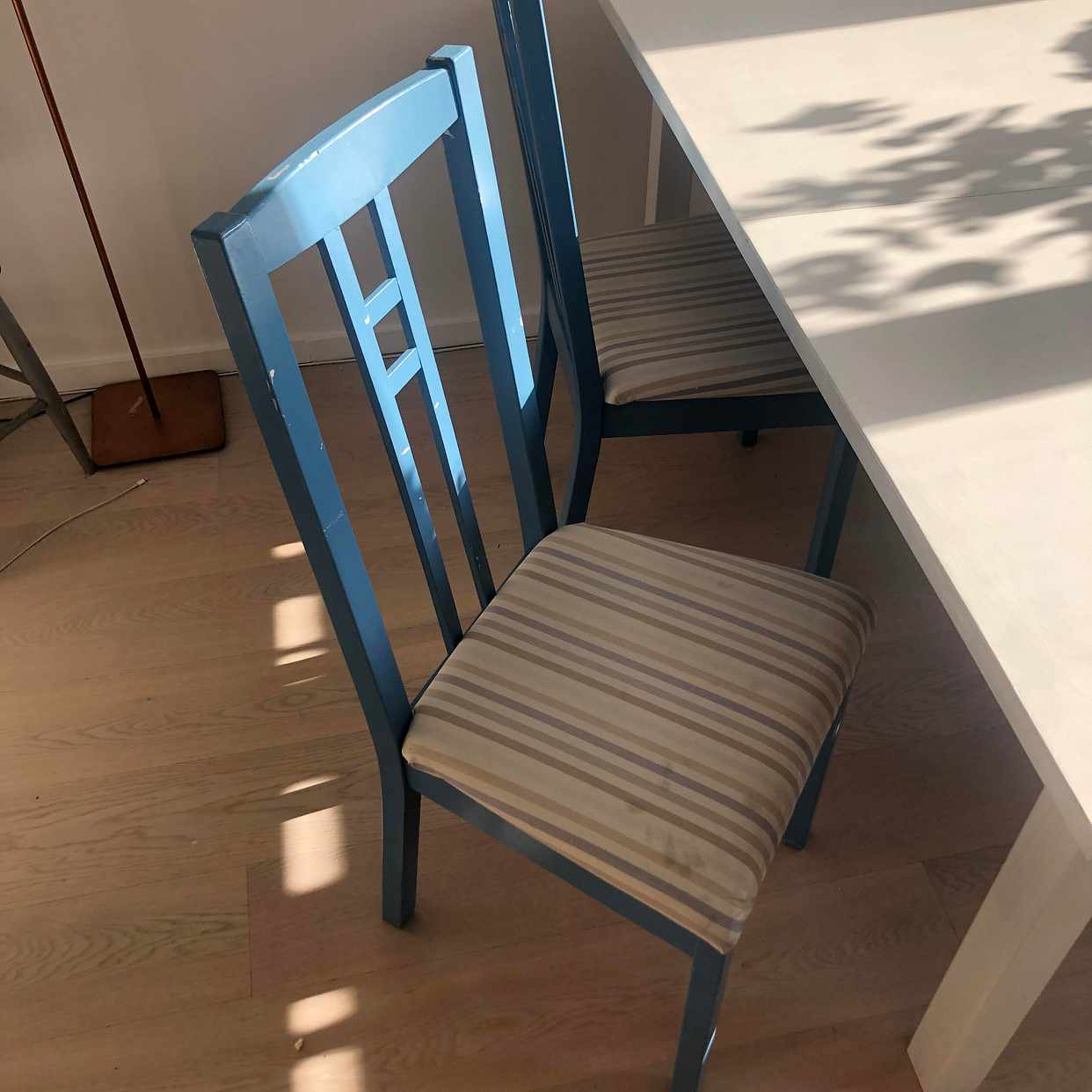 image of Bord och fyra stolar - Stockholms Stad
