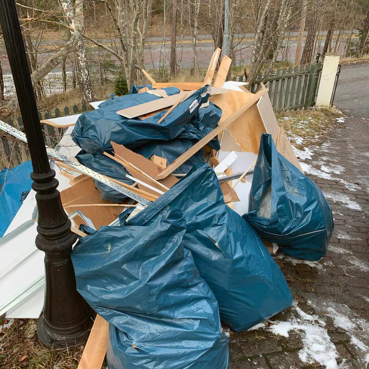 image of Byggavfall till tippen - Lidingö