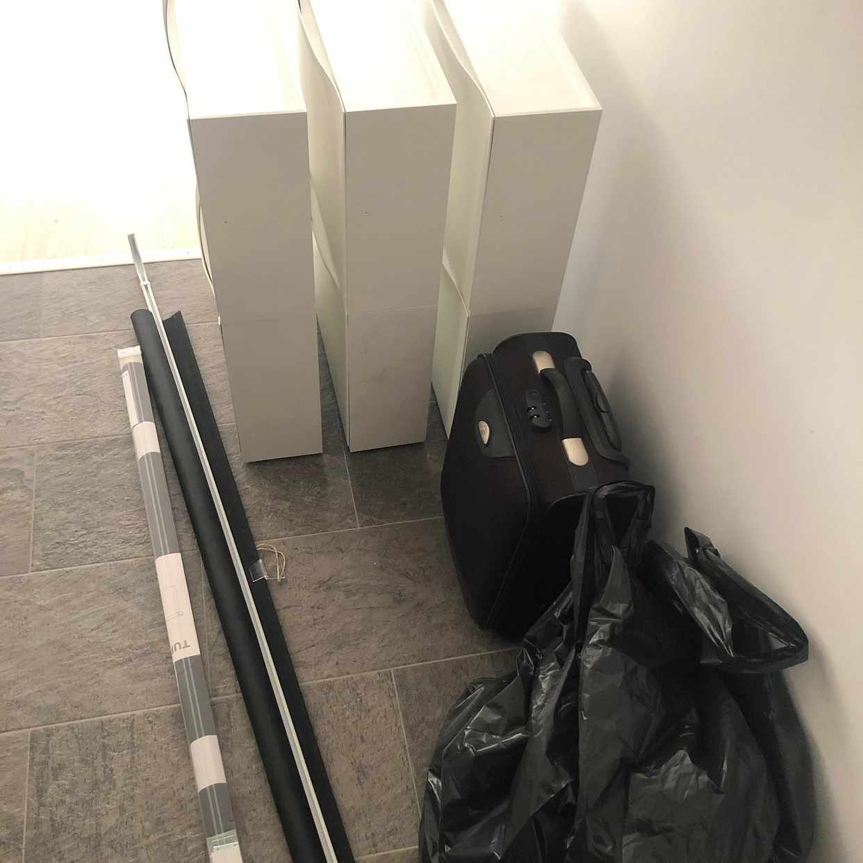 image of Soffa 180 cm & småsaker - Stockholm