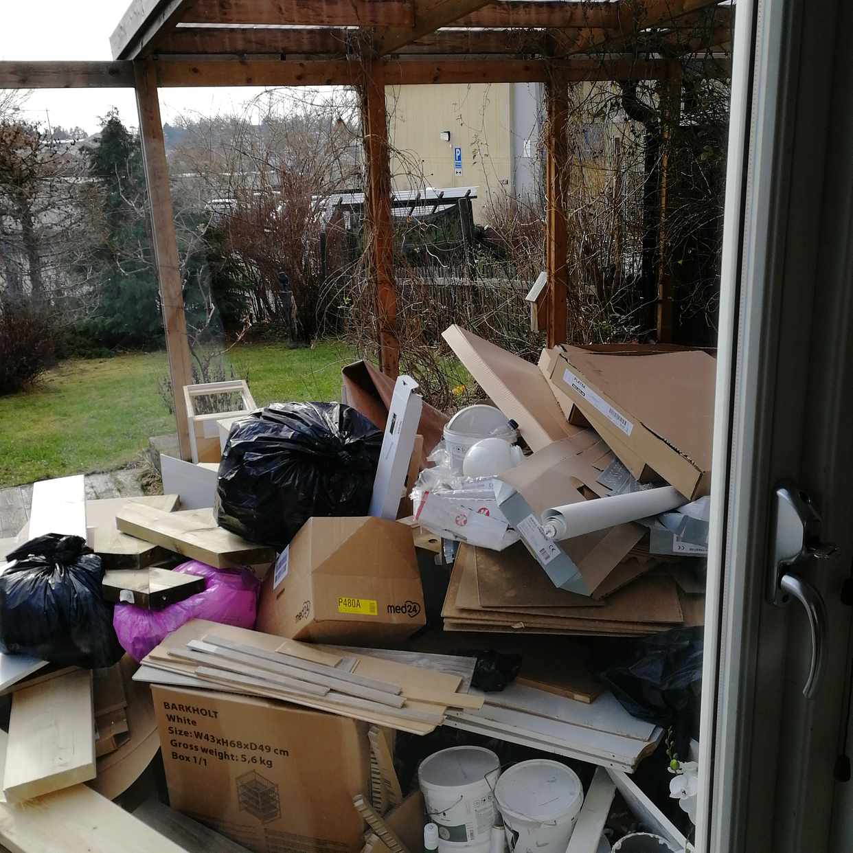 image of Diverse skräp. Bråte osv - Åkersberga