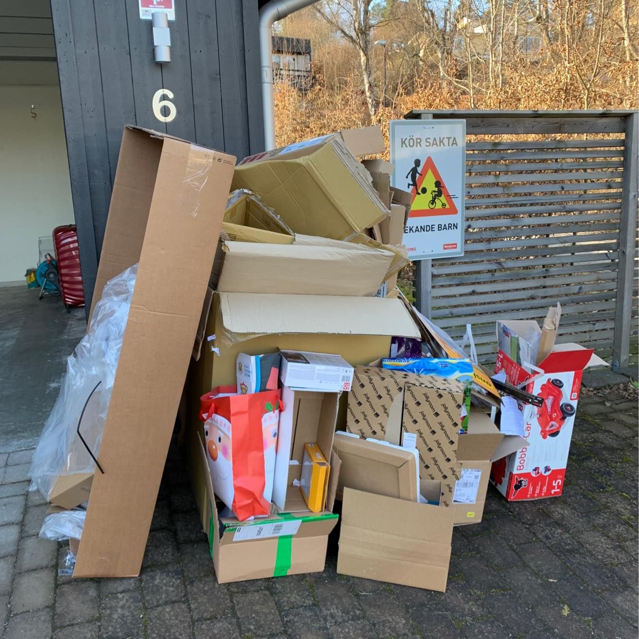 image of Cardboards etc - easy! - Nacka