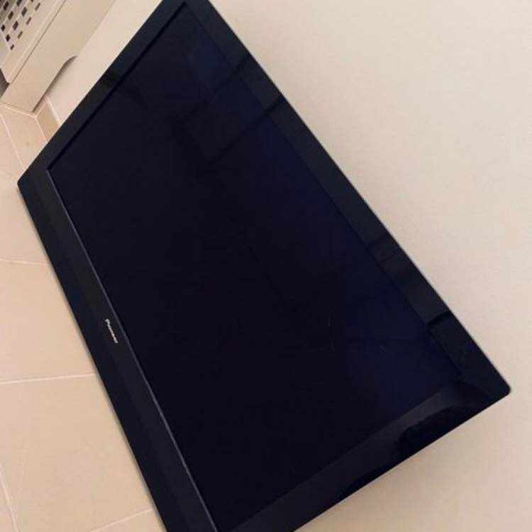 image of TV 40” - 