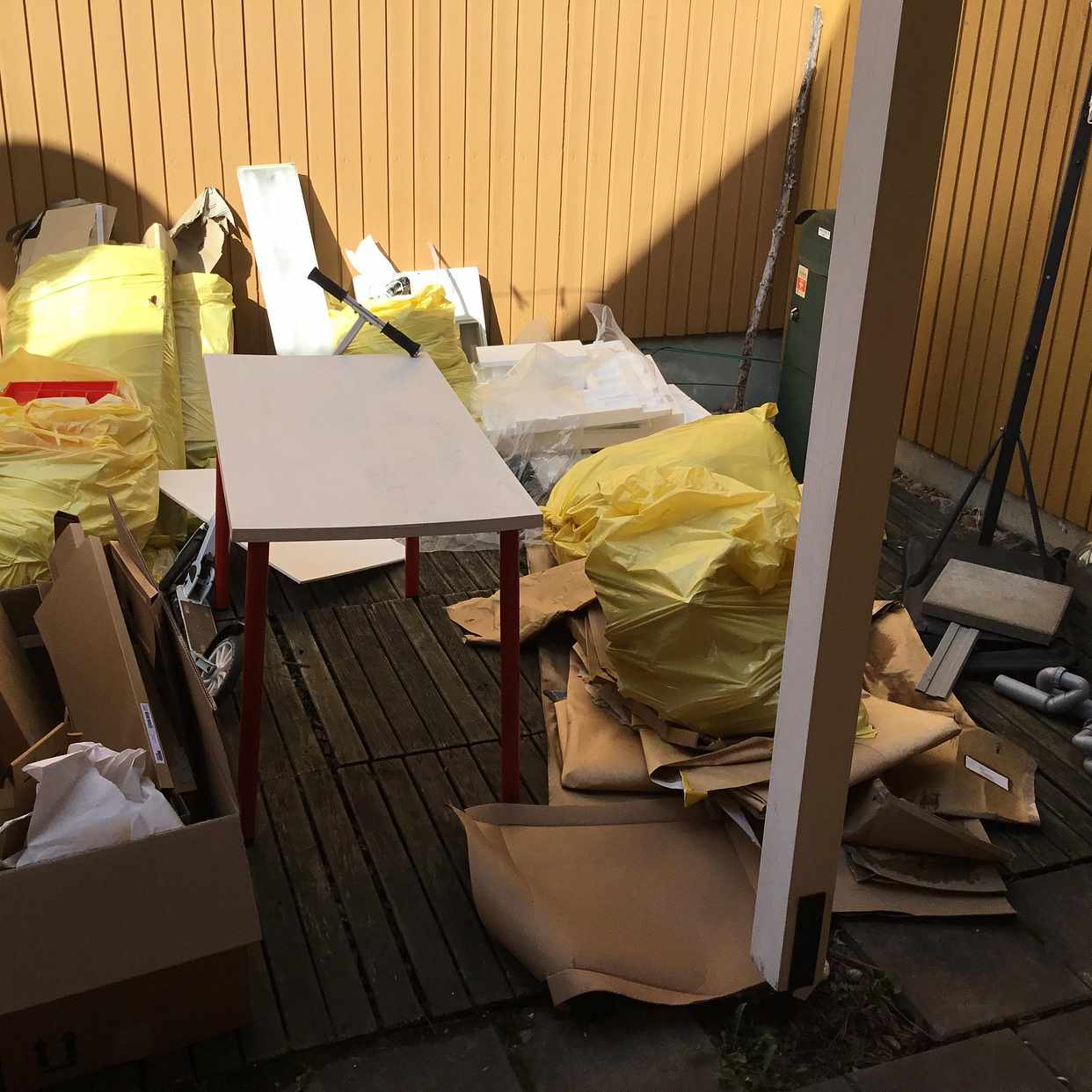 image of Byggavfall mkt kartonger - Täby
