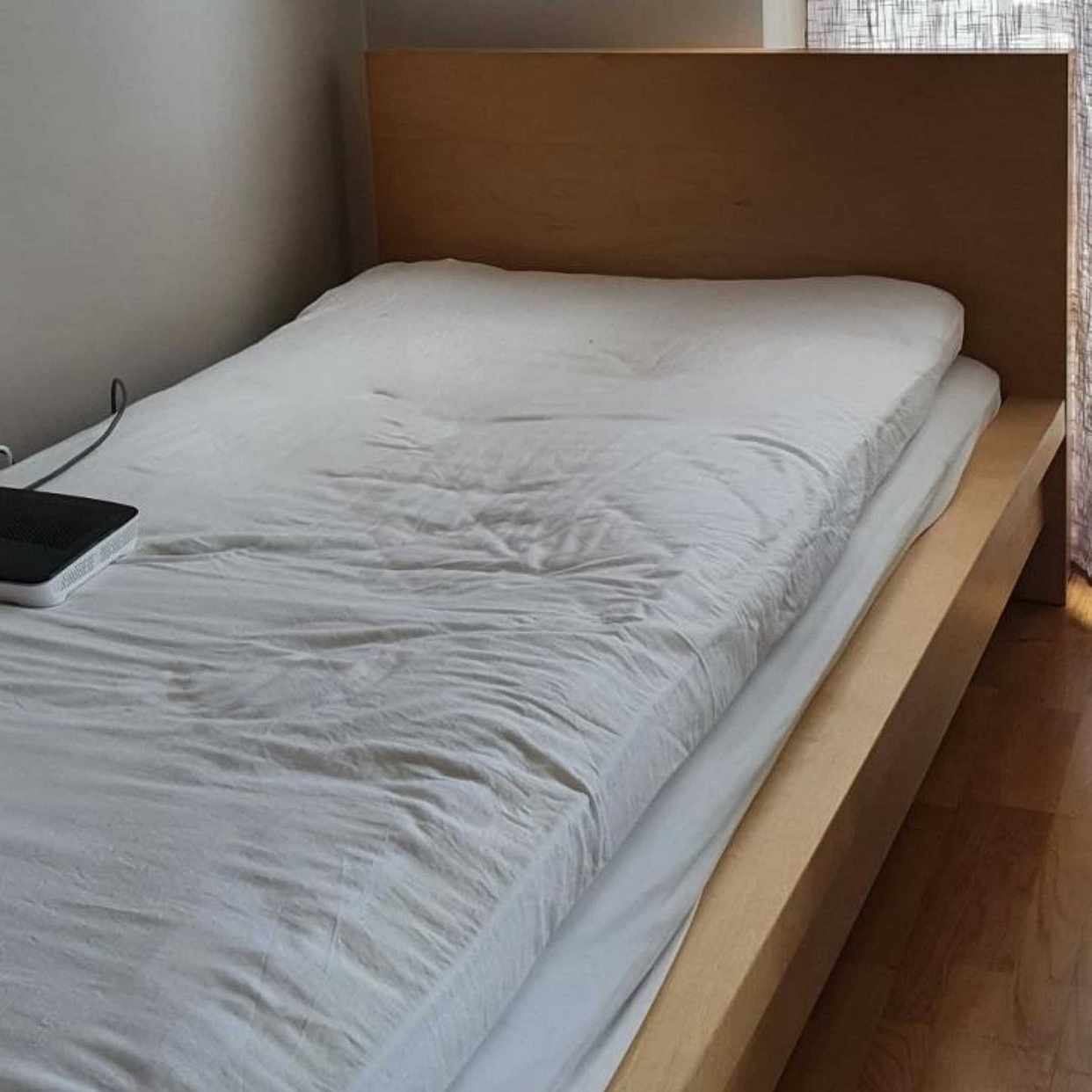 image of Säng 90 + gavel - Stockholm