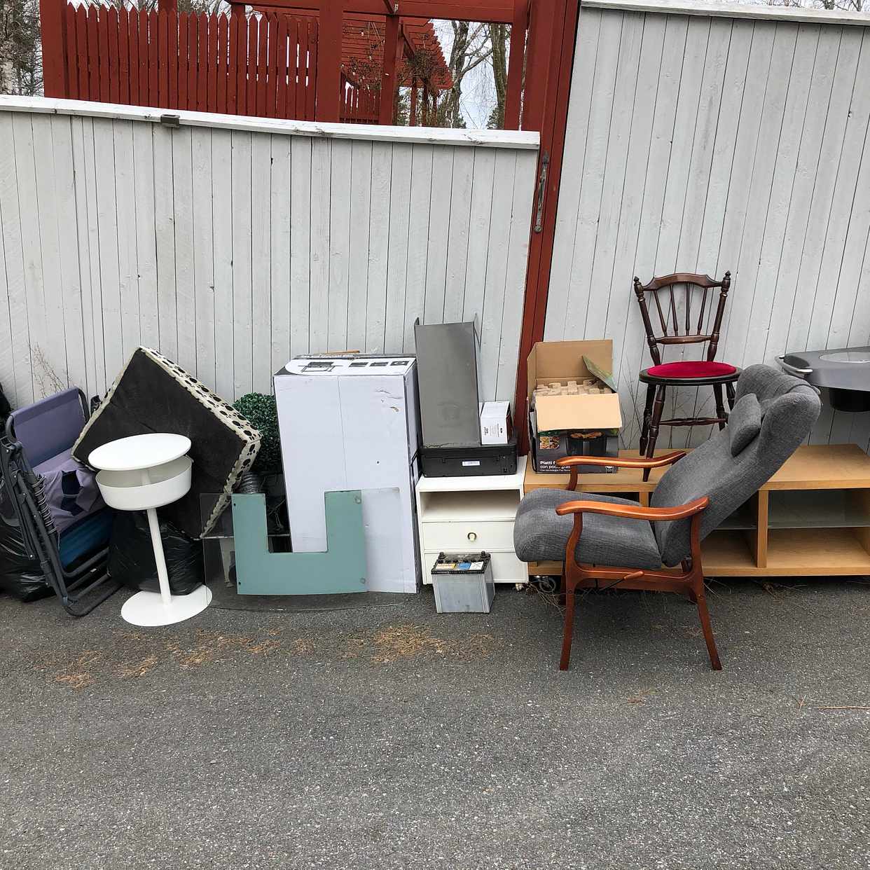 image of Möbler, grill mm. - Huddinge