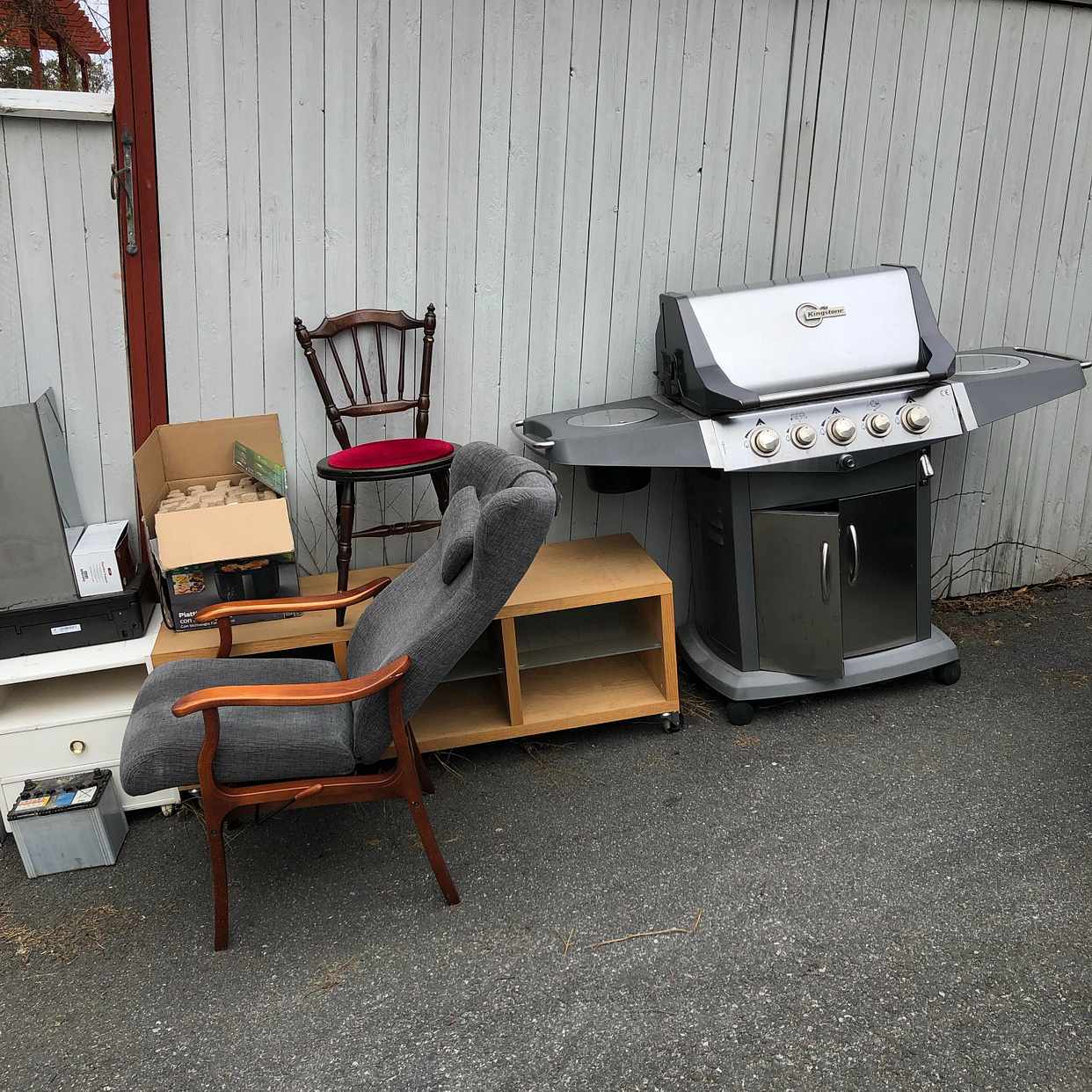 image of Möbler, grill mm. - Huddinge