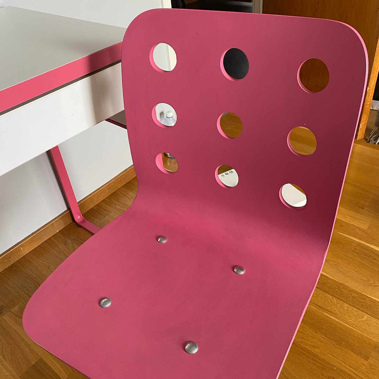image of Bortskänkes skrivbord - 
