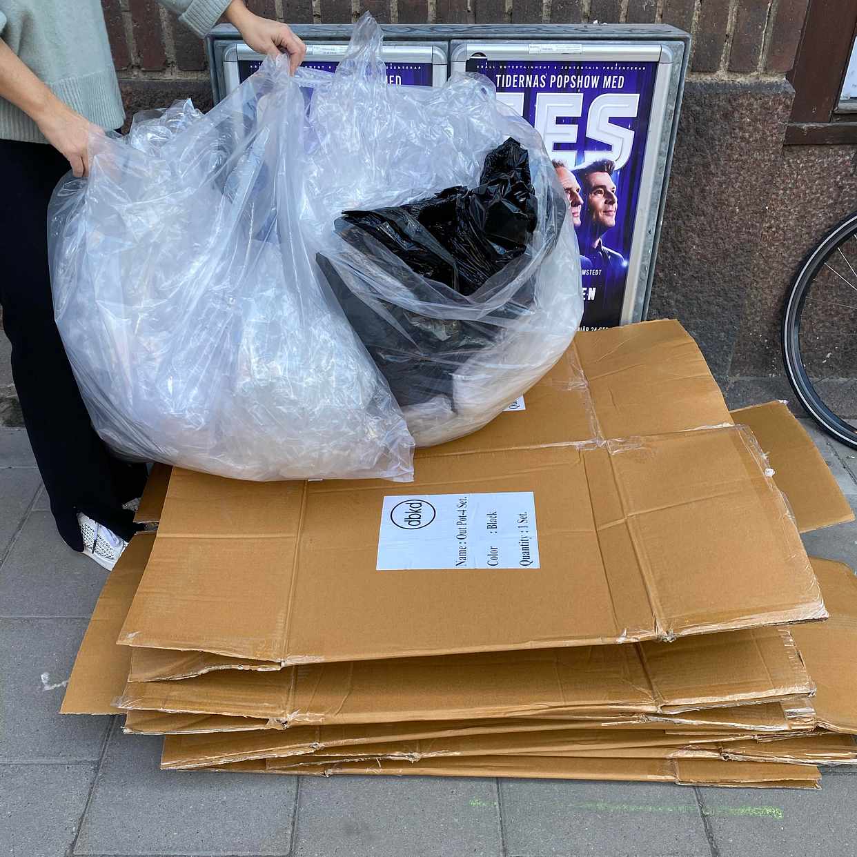 image of Kartonger och plast - Stockholm