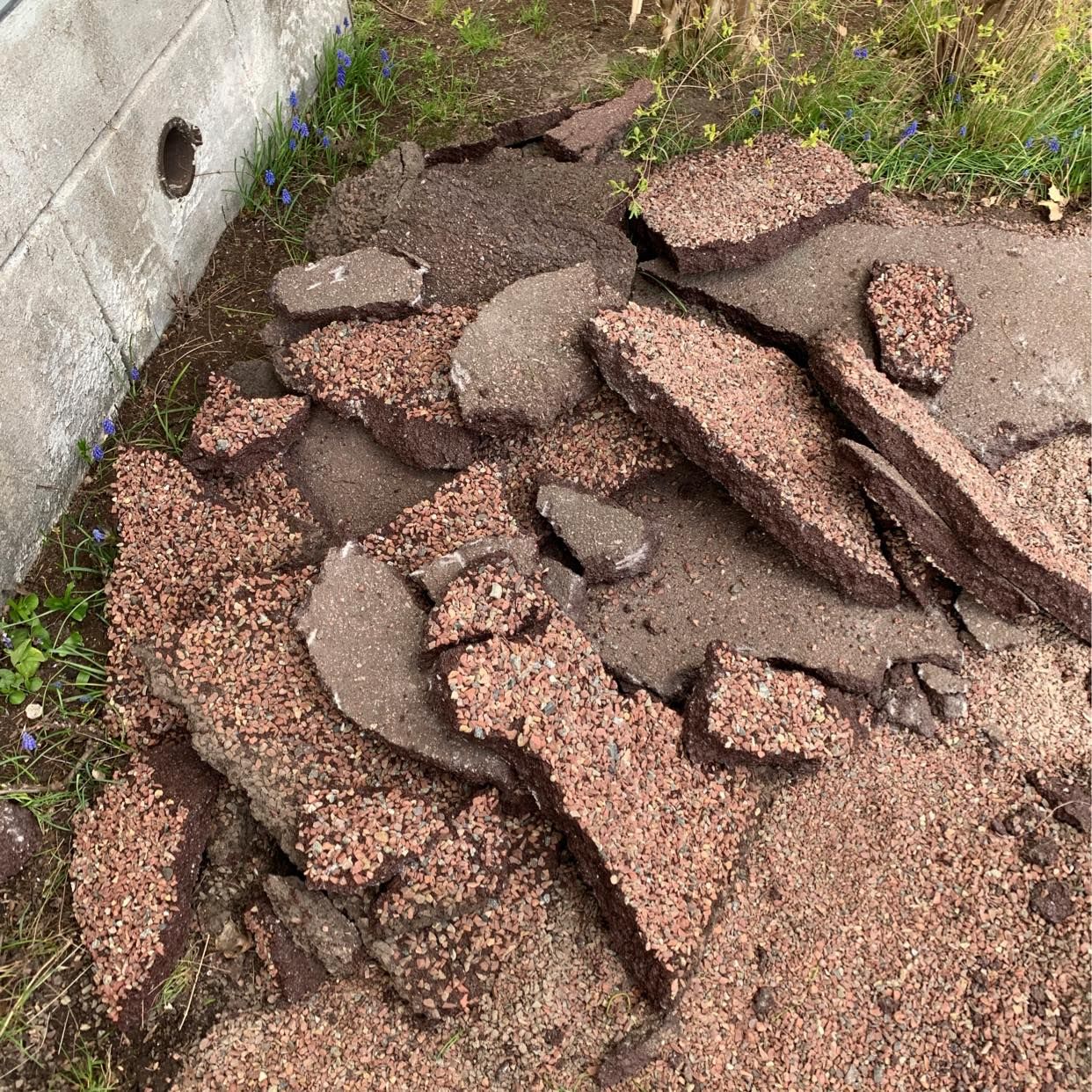 image of Ta bort asfalt + 2träpall - Lidingö
