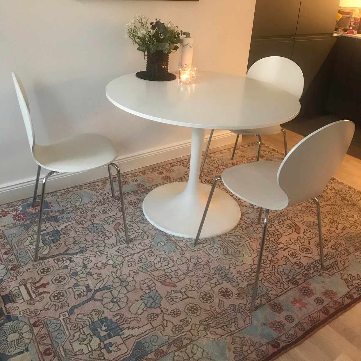 image of Bord + 3 stolar - Stockholm