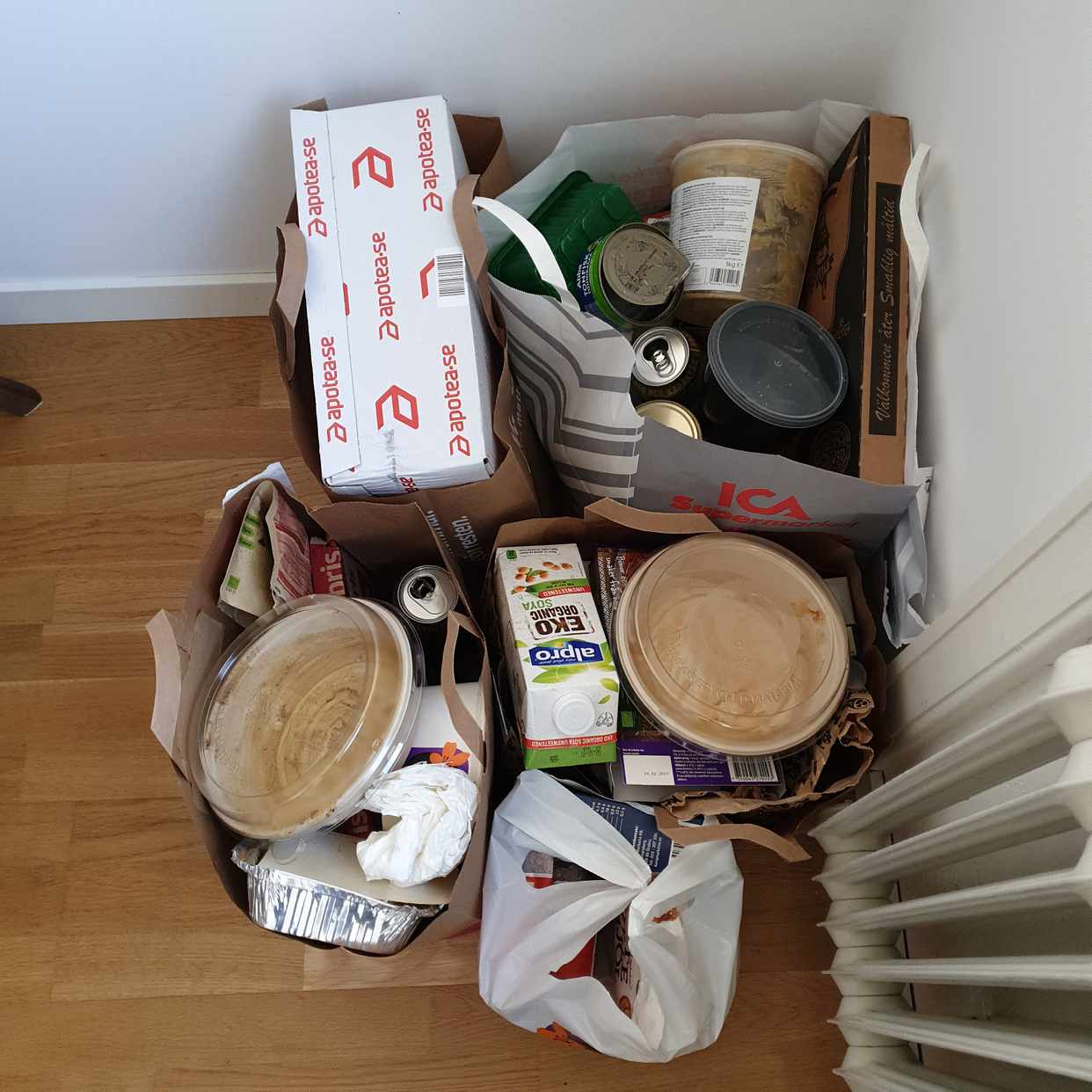 image of Diverse osorterat skräp - Stockholm