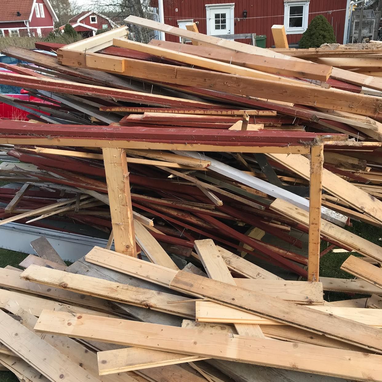 image of Frakta bort en friggebod - Upplands Väsby