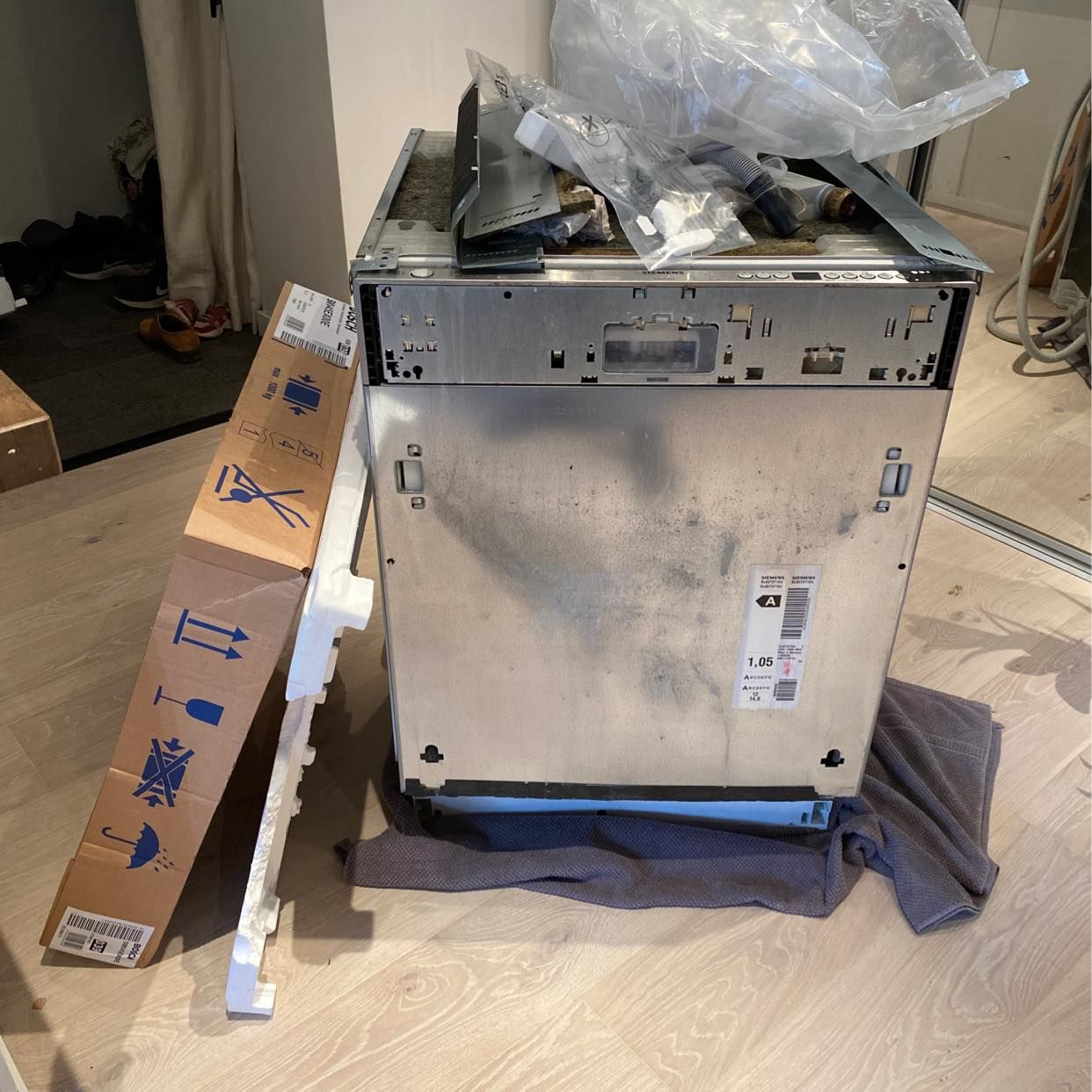 image of Diskmaskin med emballage - Stockholm
