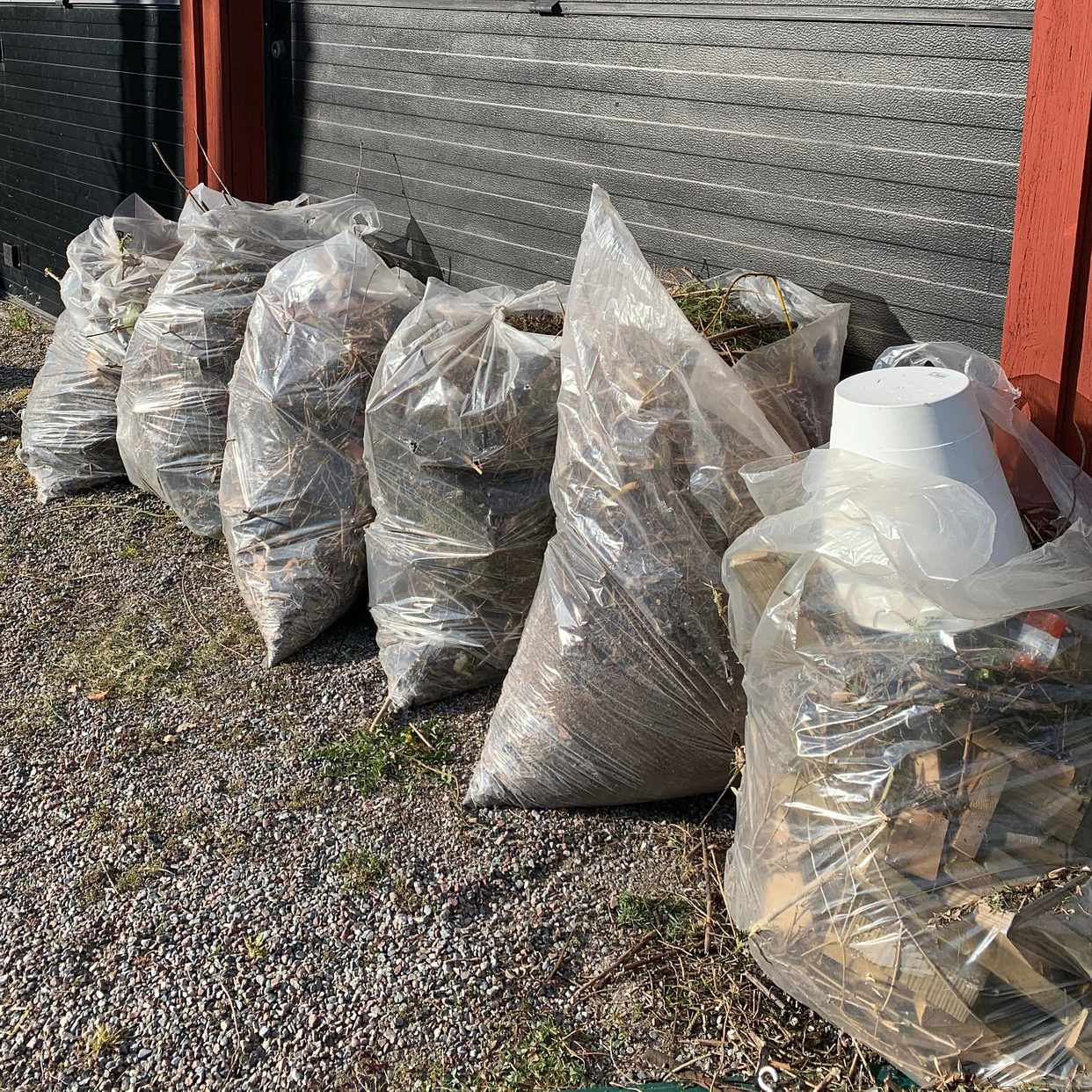 image of Soppåsar, metall och pall - Stockholms Län
