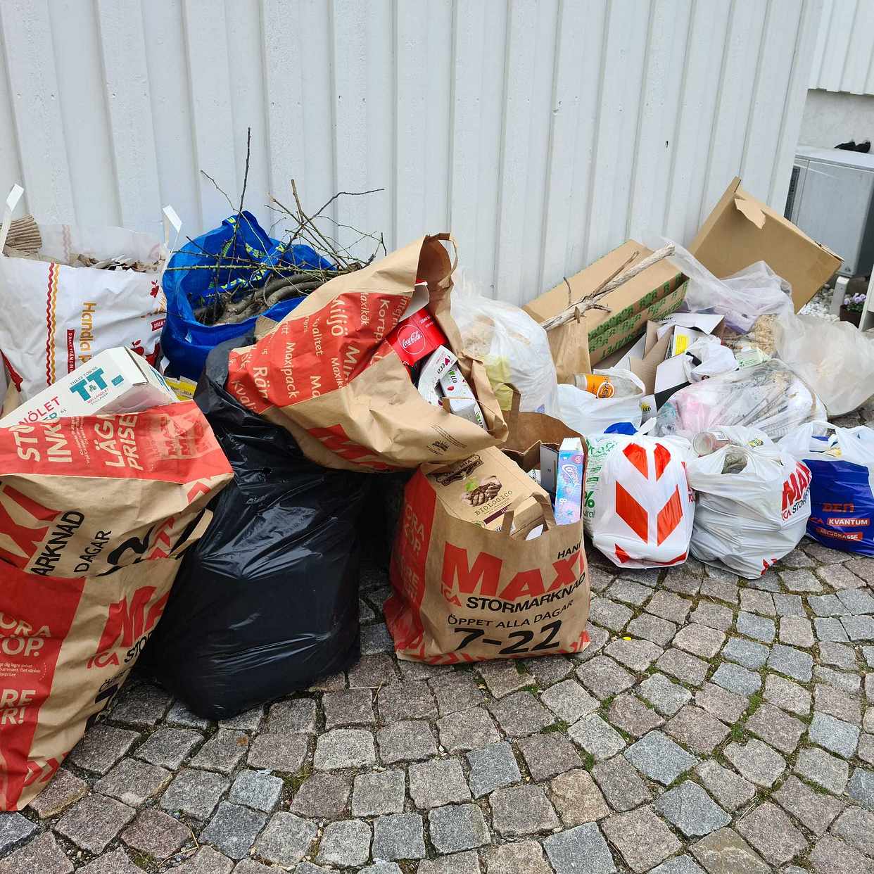 image of Trädgård, papper och glas - Enskede