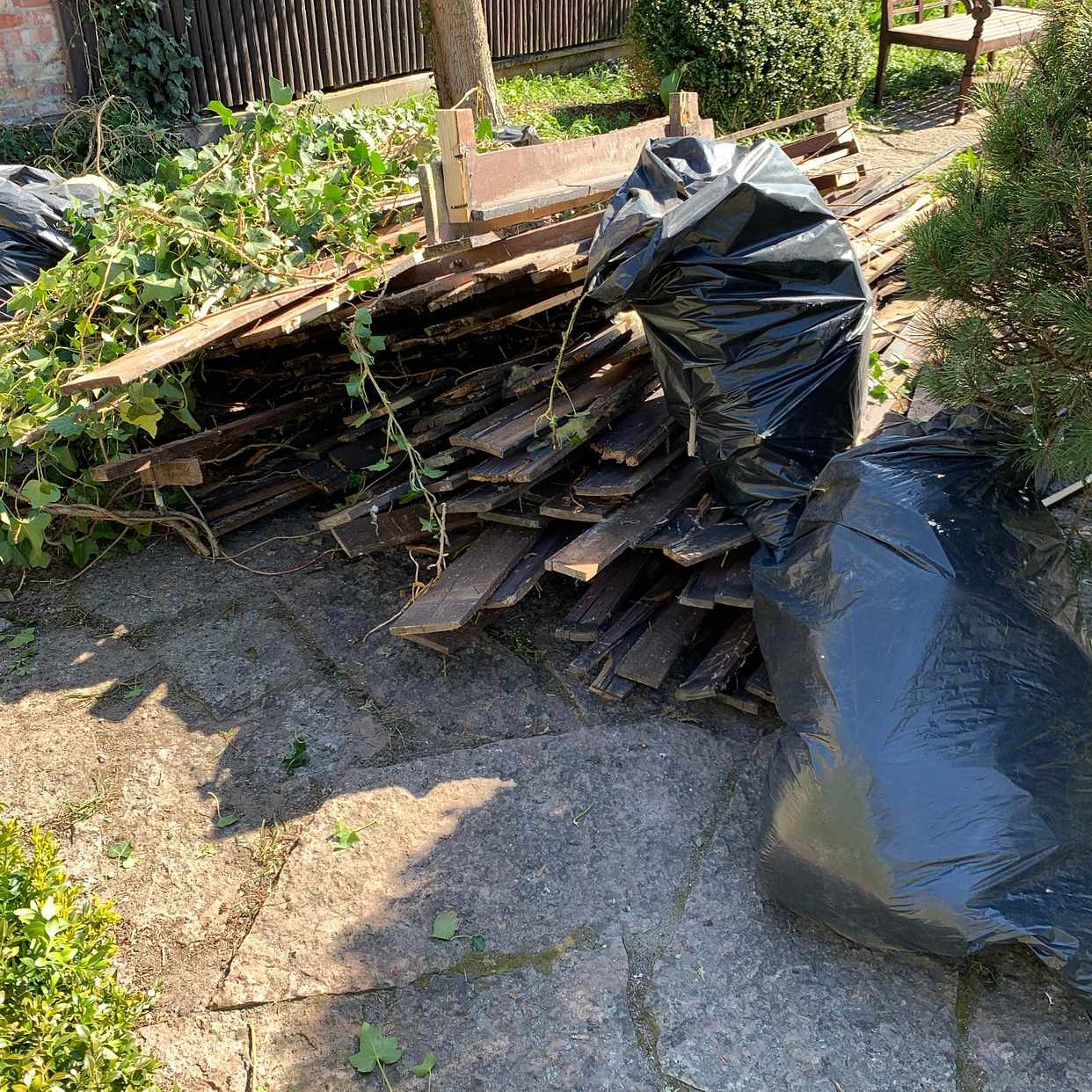 image of Slänga på tippen! - Limhamn