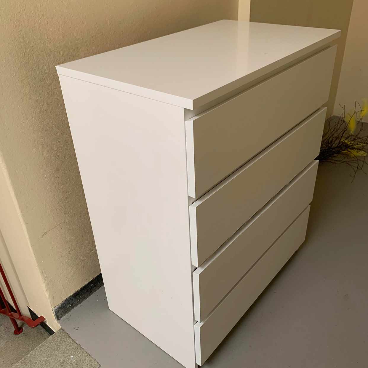 image of Ikea byrå malm vit - Stockholms Stad