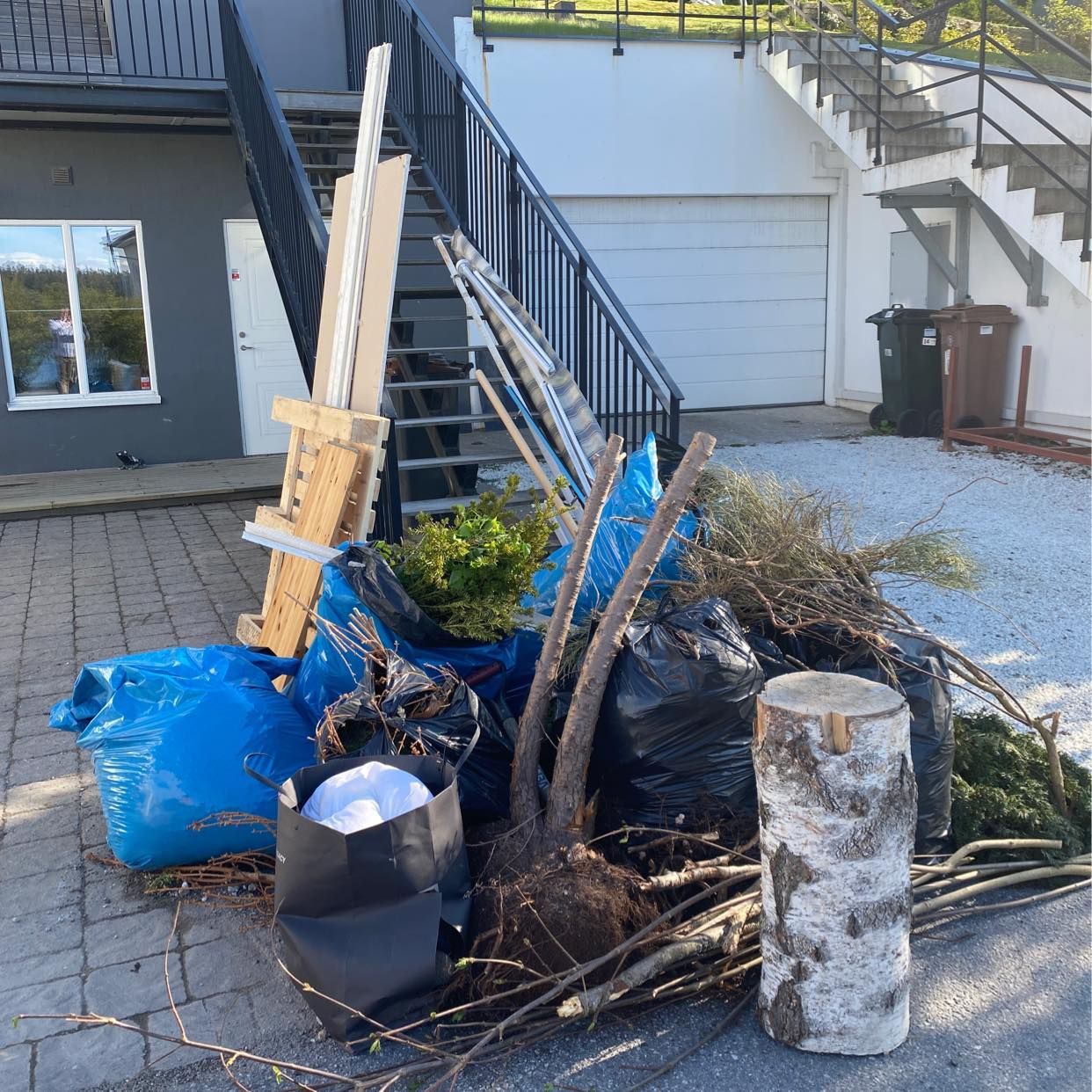 image of Trädgårdsavfall  + övrigt - Hägersten