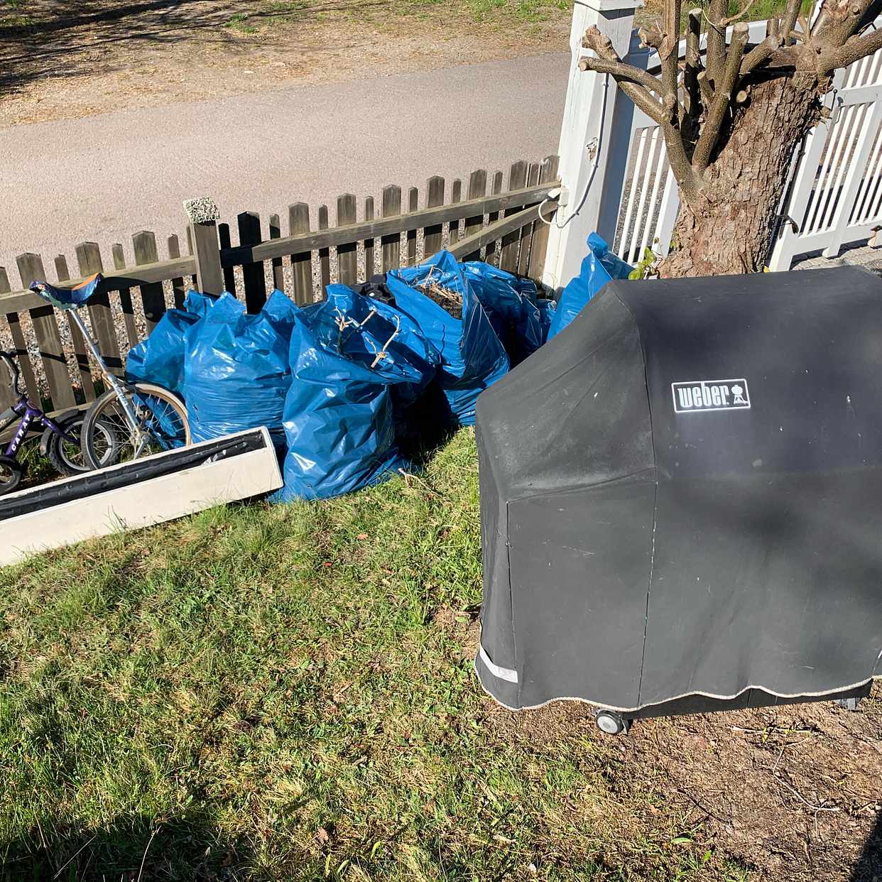 image of Trädgårdsavfall, grill... - Saltsjöbaden