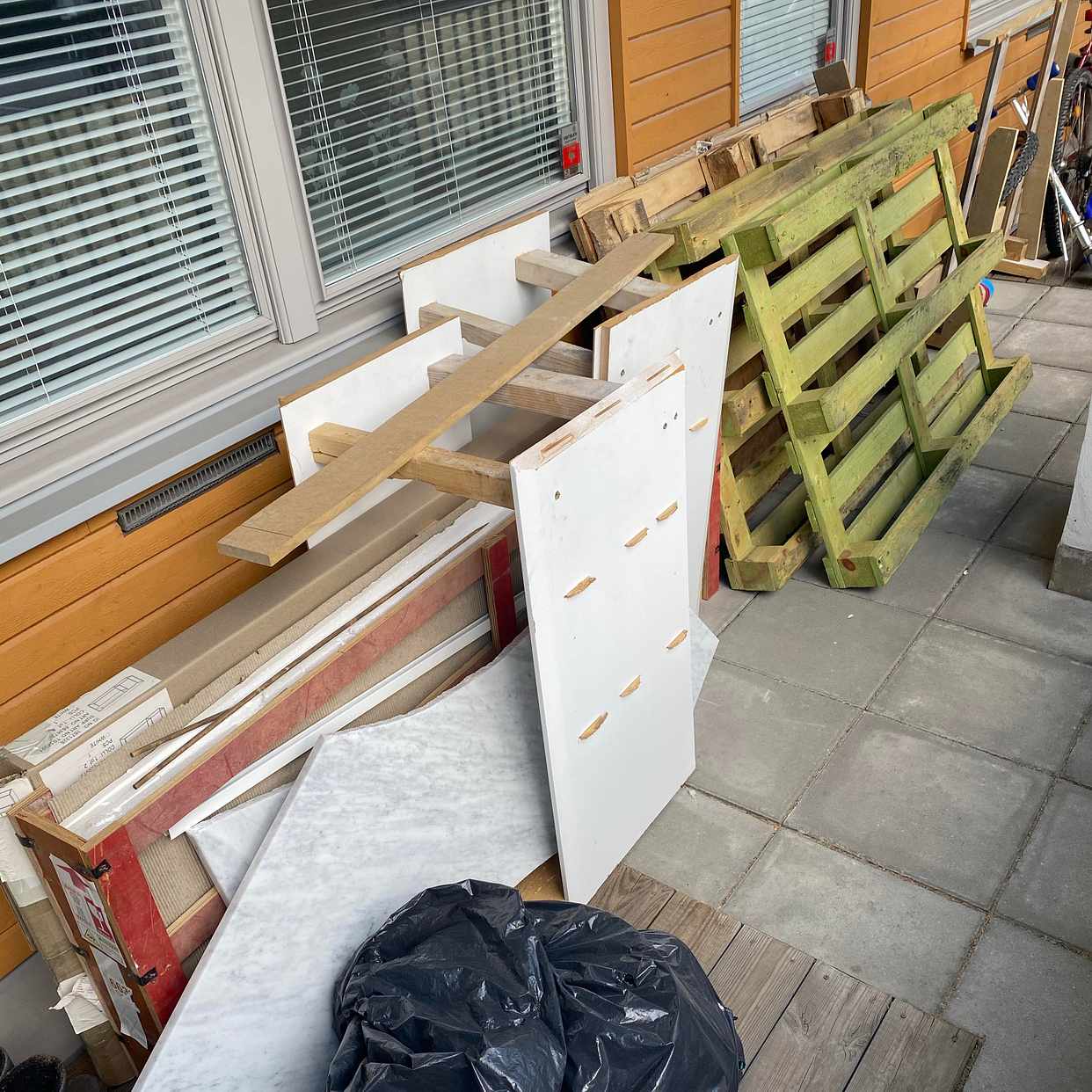 image of TV-bänk, pallar, etc. - Solna