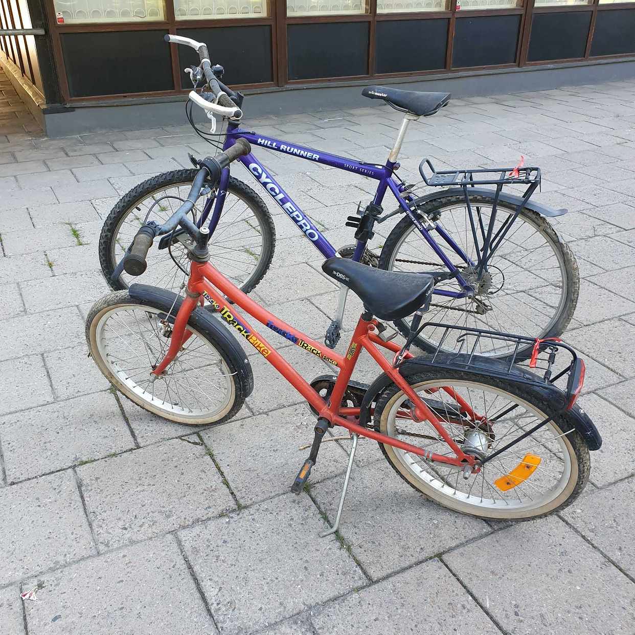 image of 2 cyklar i gammalt skick - Stockholm