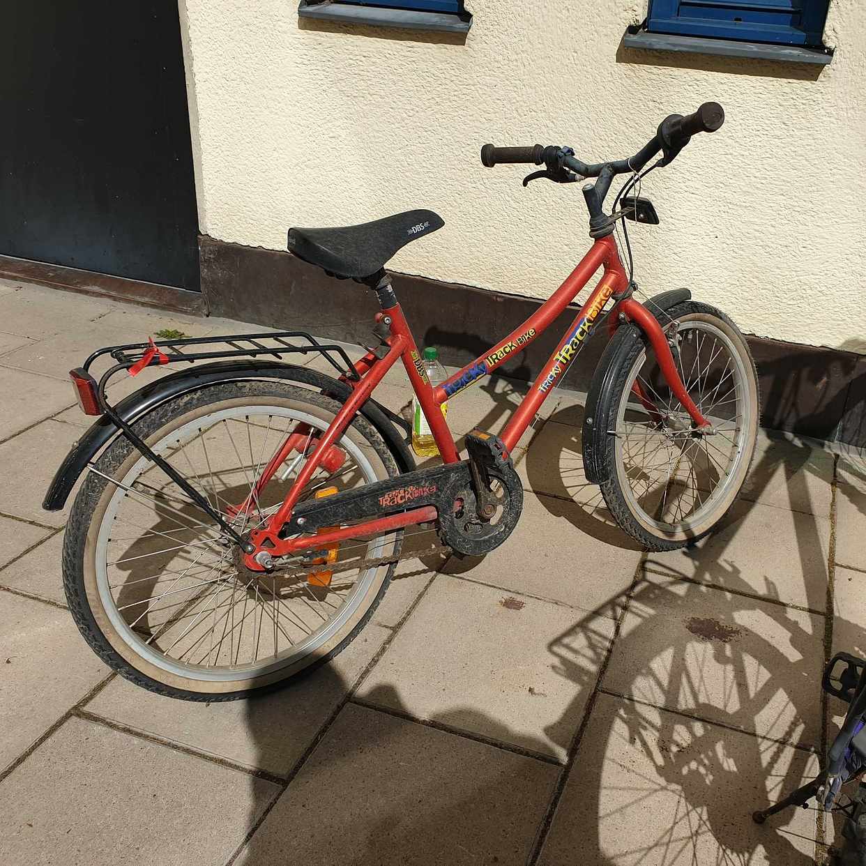 image of 2 cyklar i gammalt skick - Stockholm