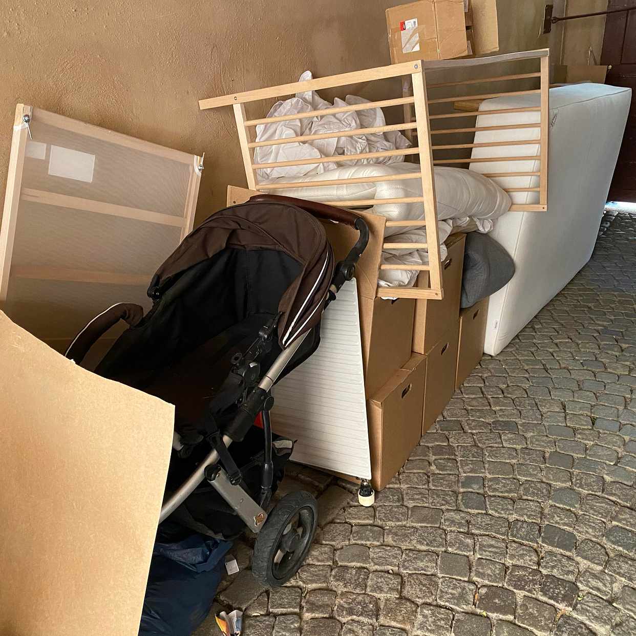 image of Boxes, Bed and other - Stockholm