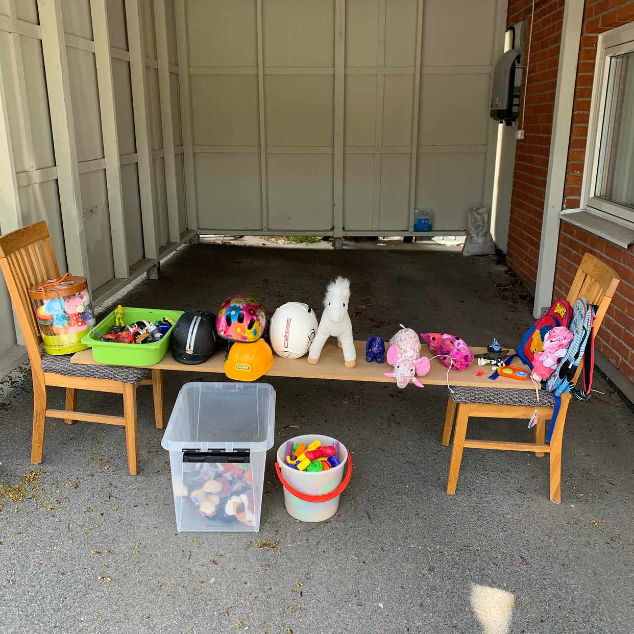 image of Gratis leksaker, skor mm - Trångsund