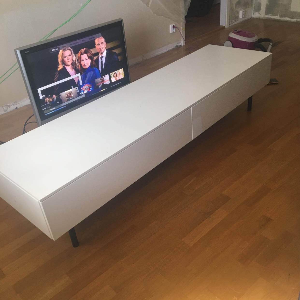 image of Tv-bänk - Årsta