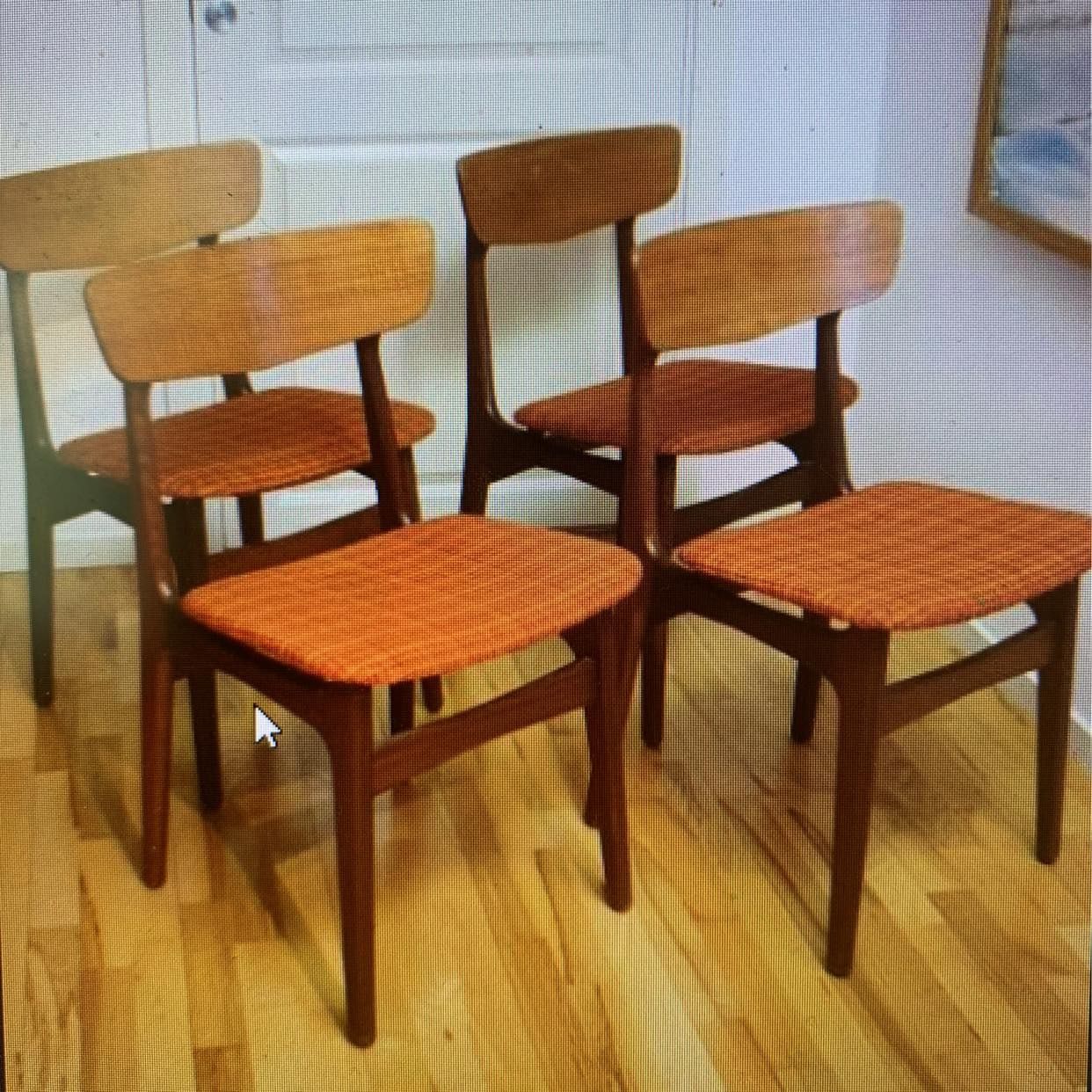 image of Hämta och lämna stolar - 