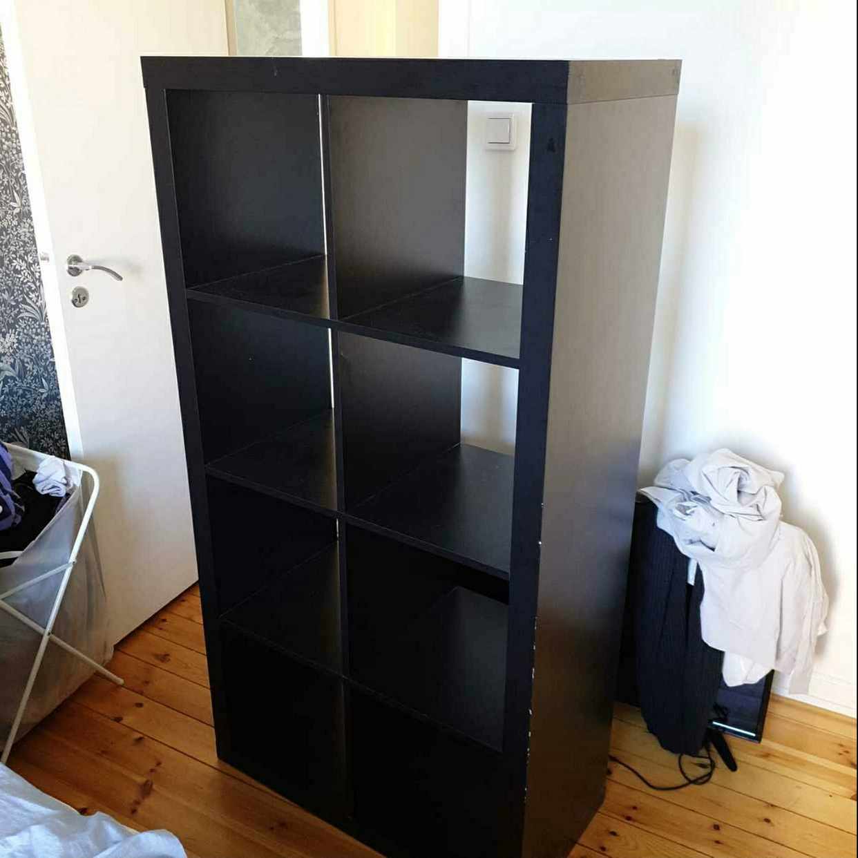 image of Nedmonterad Ikea bokhylla - Stockholm
