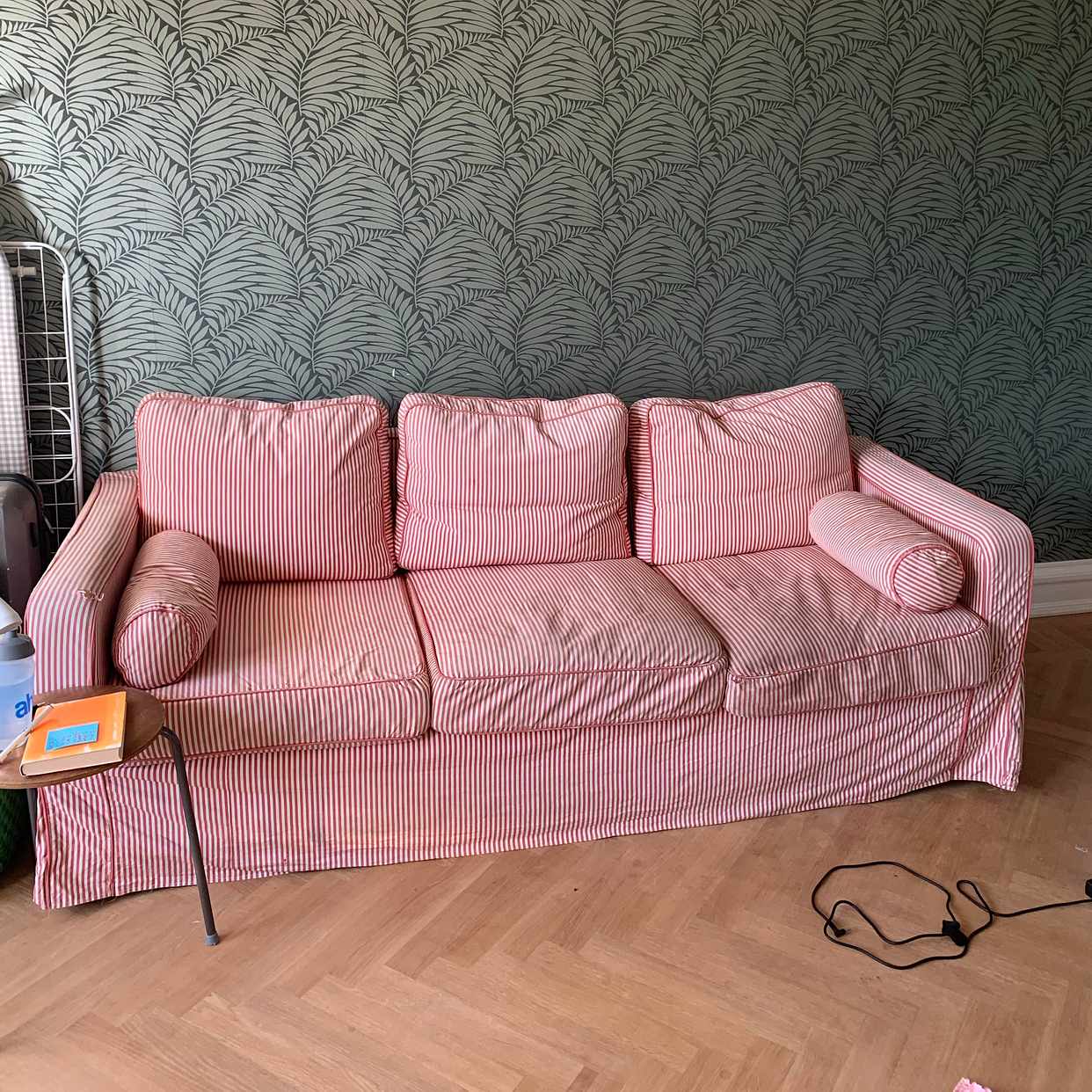 image of Soffa bortskänkes - Malmö