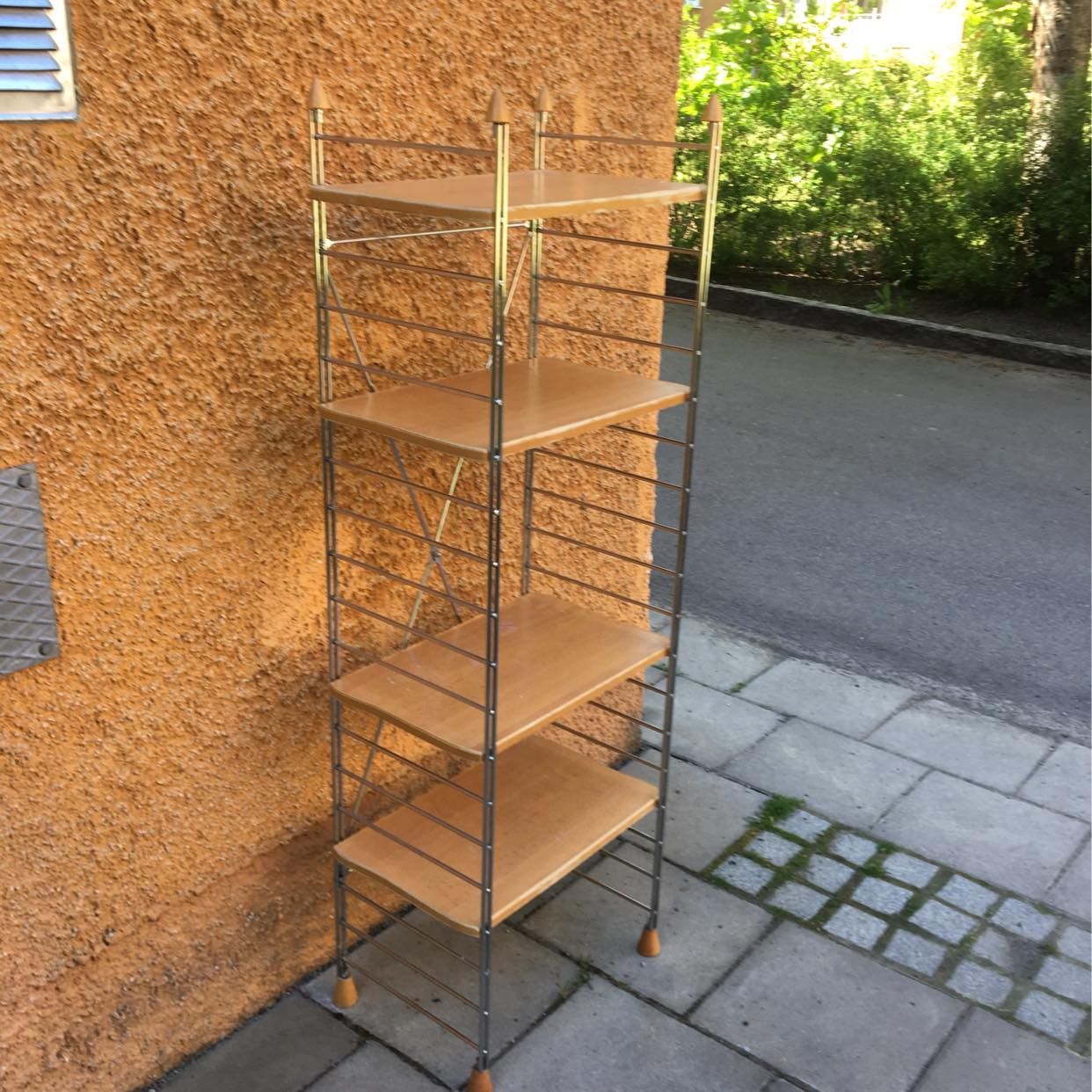 image of Gratis använd hylla - Hägersten