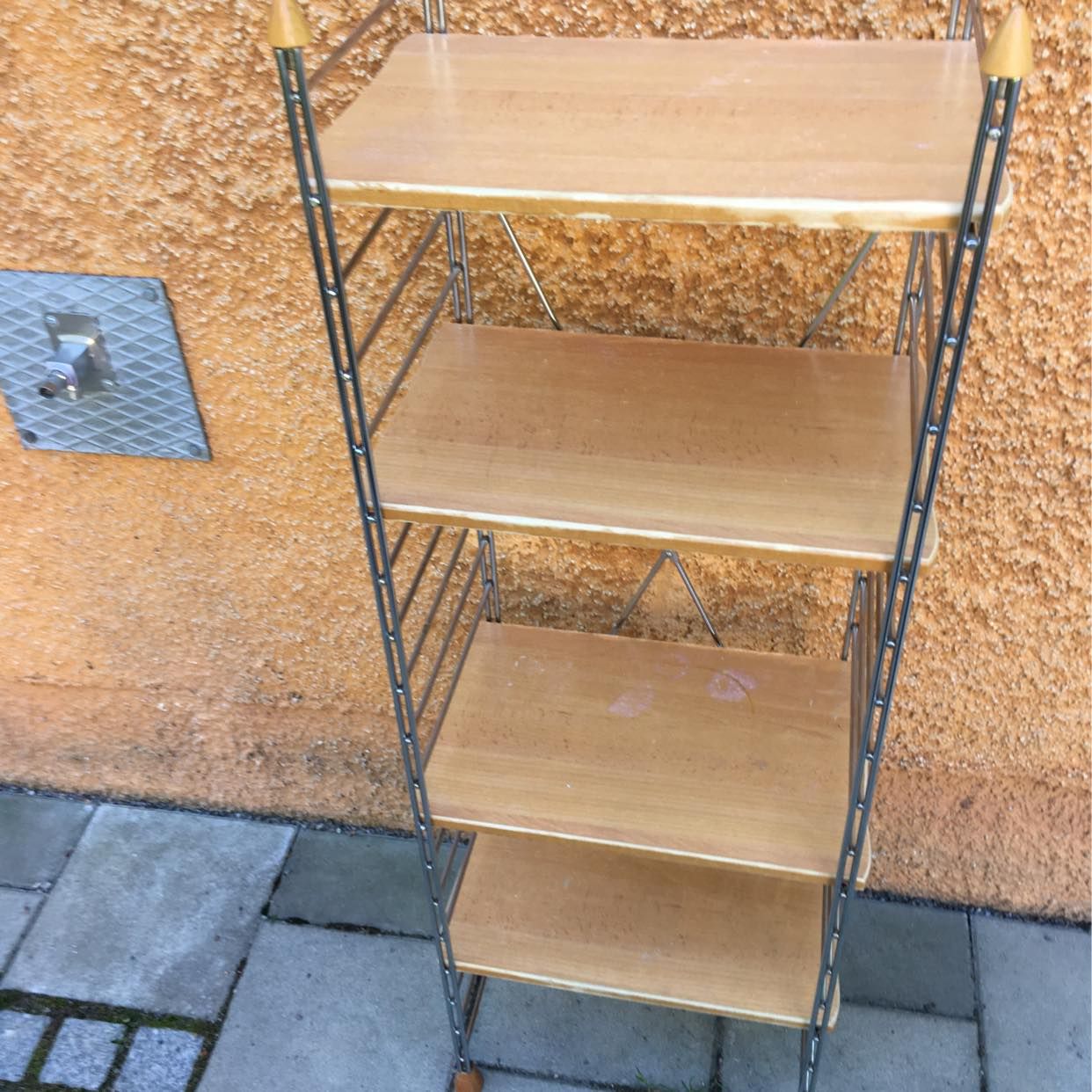 image of Gratis använd hylla - Hägersten