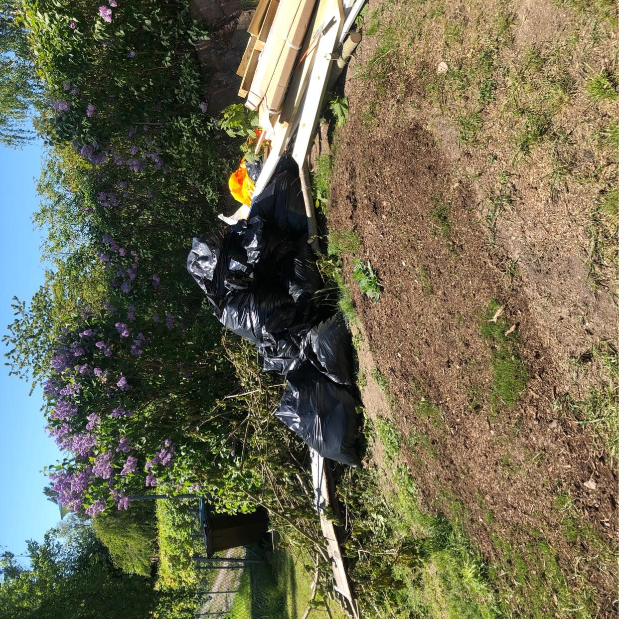 image of Trädgård o byggavfall - Sollentuna