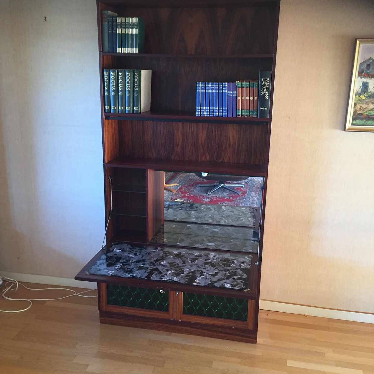 image of Två bokhyllor och vagn - 