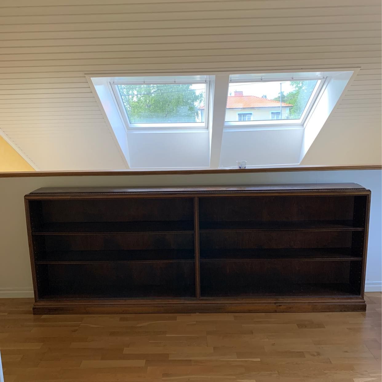 image of Move bookshelf - 