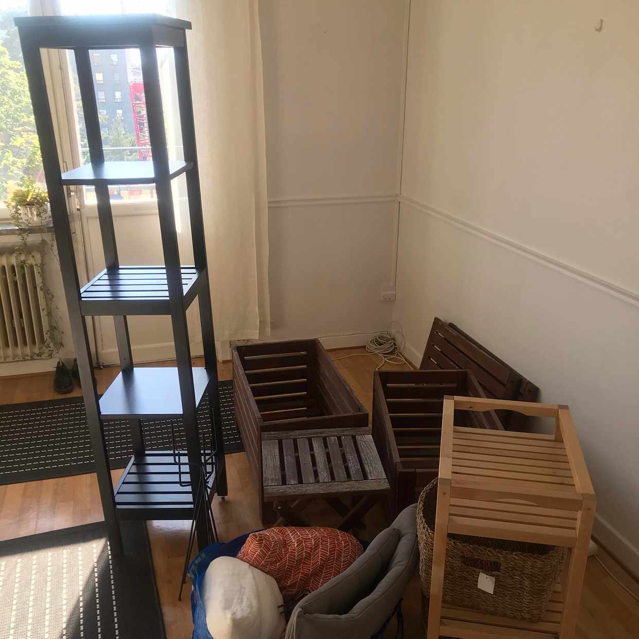 image of Hylla, liten bord, 2 bänk - 