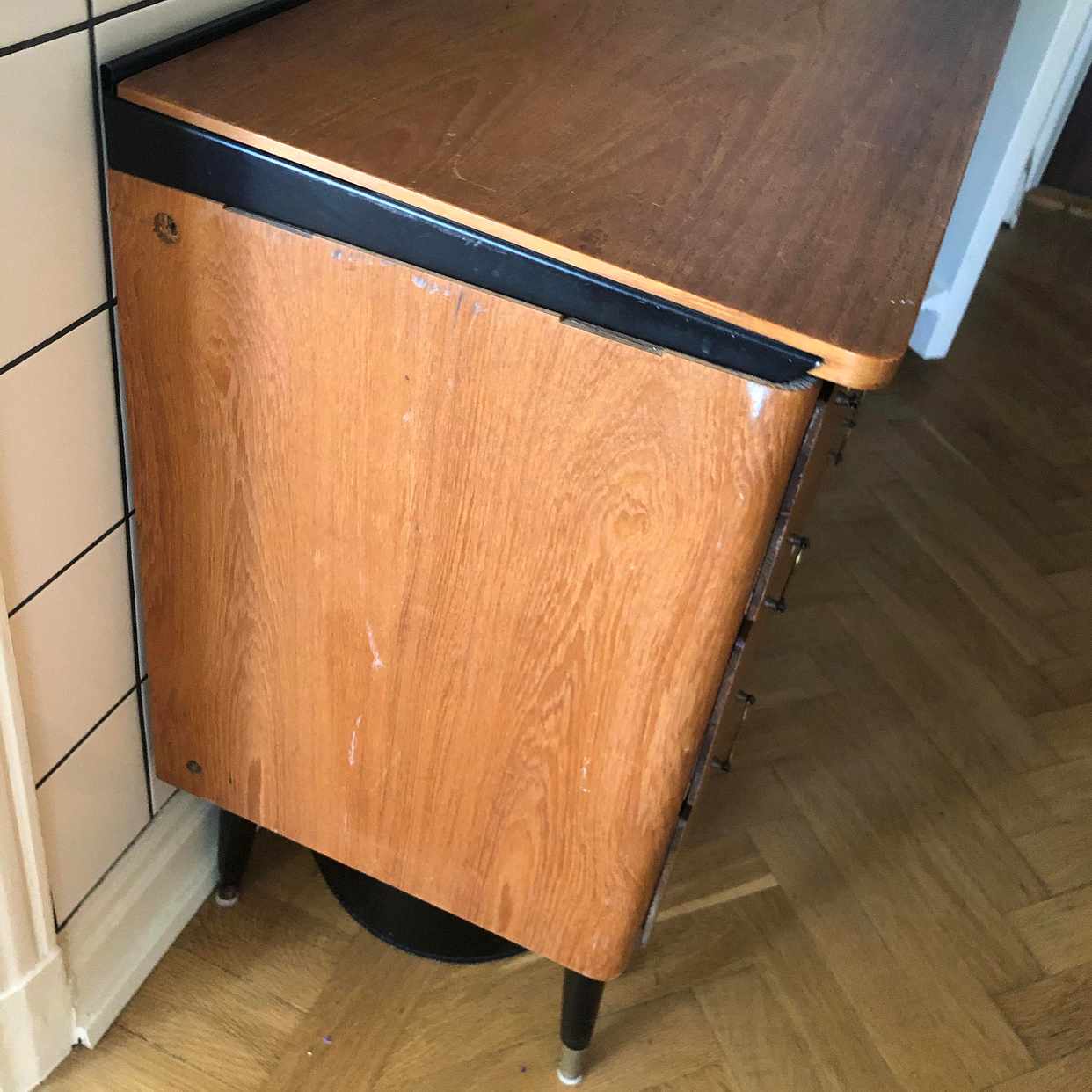 image of chest of draws - 