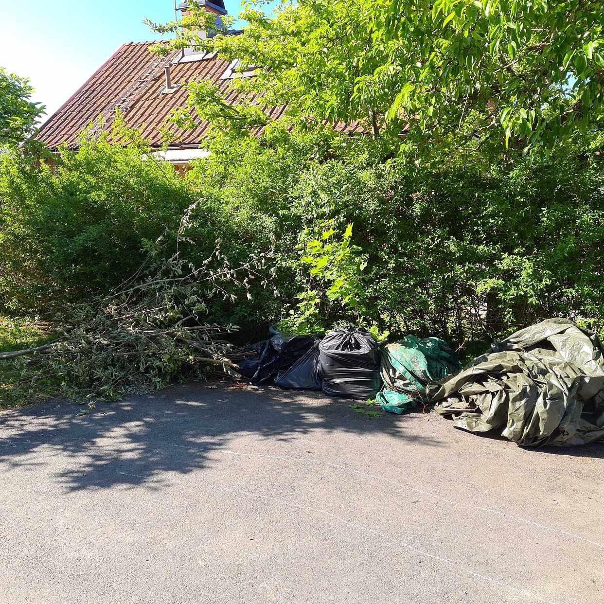 image of Blandat avfall och prylar - Älvsjö