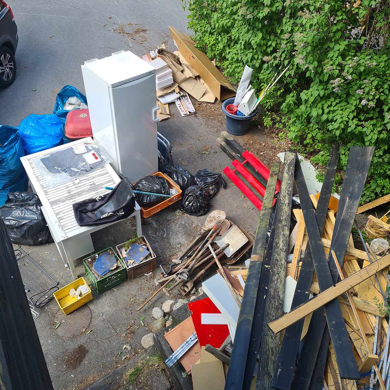 image of Blandat avfall och prylar - Älvsjö