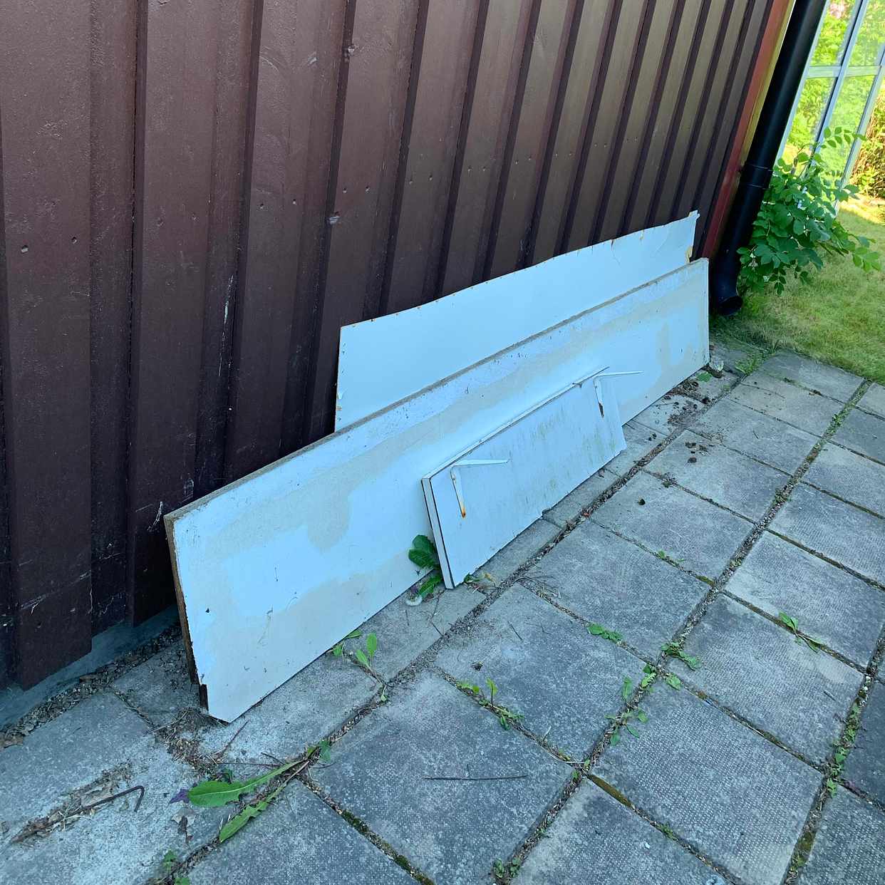 image of Lövsäck, trä och lite ovr - Södertälje