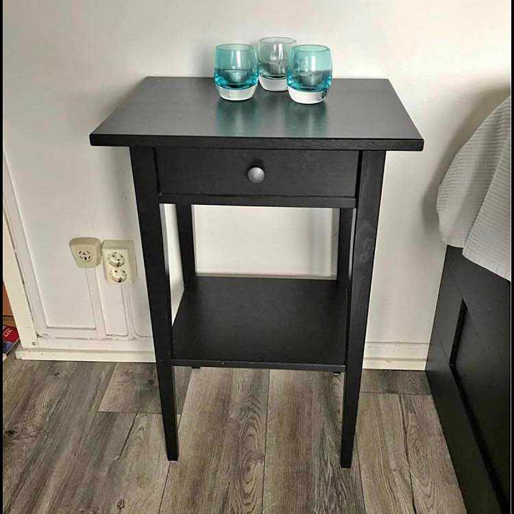 image of Hämta ett lätt sängbord - 