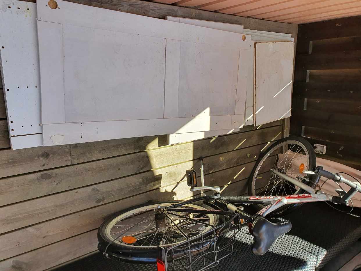 image of Barncykel + köksskåp - Tullinge