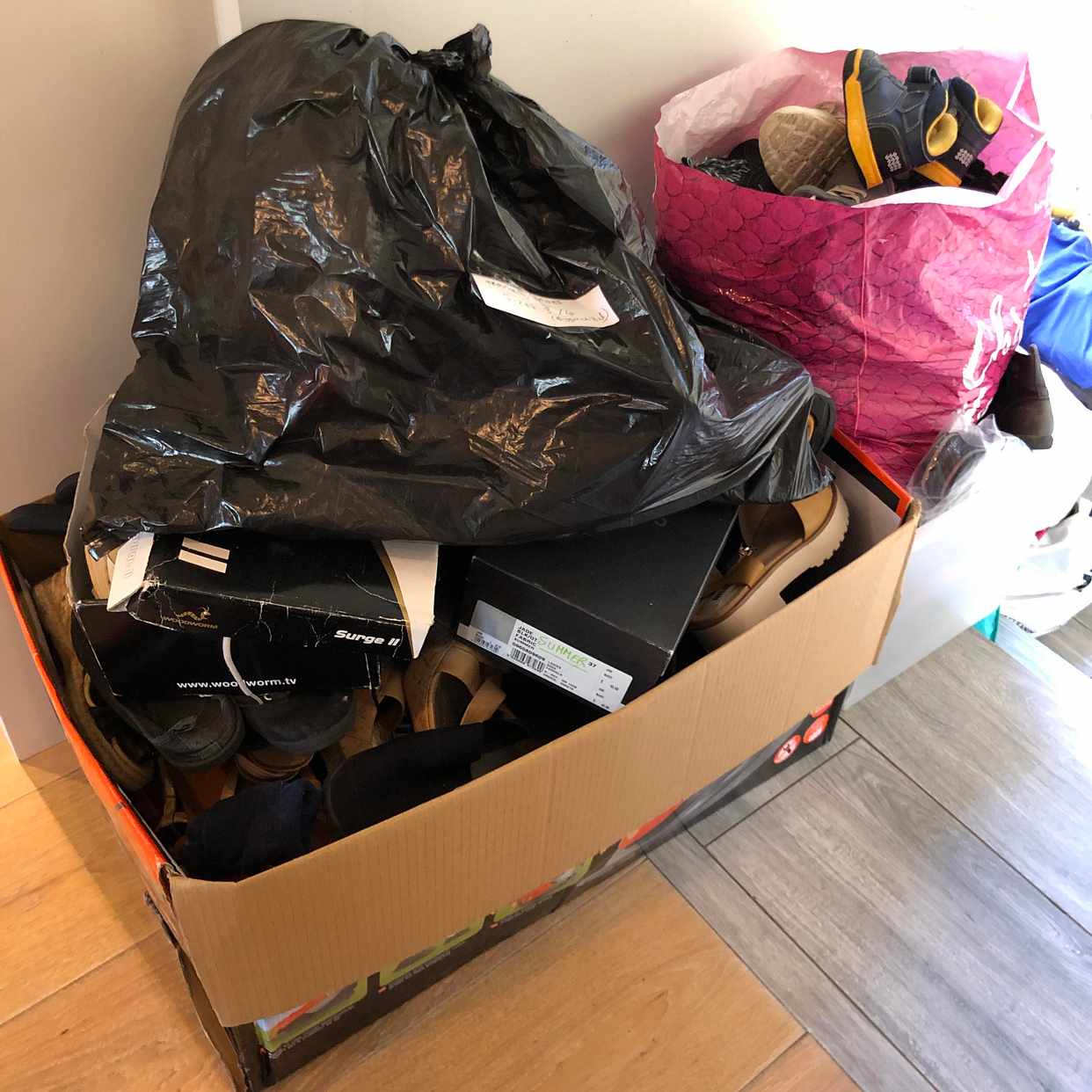 image of second hand clothes/shoes - Fulham
