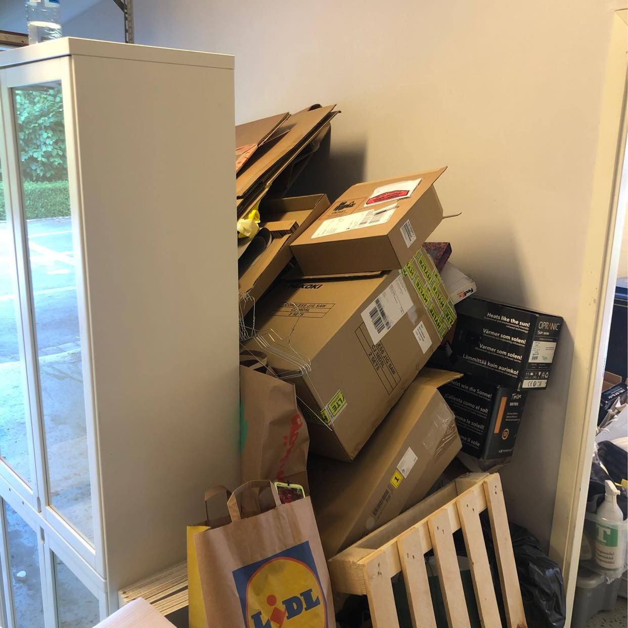 image of Tömning av garage skräp - Djursholm
