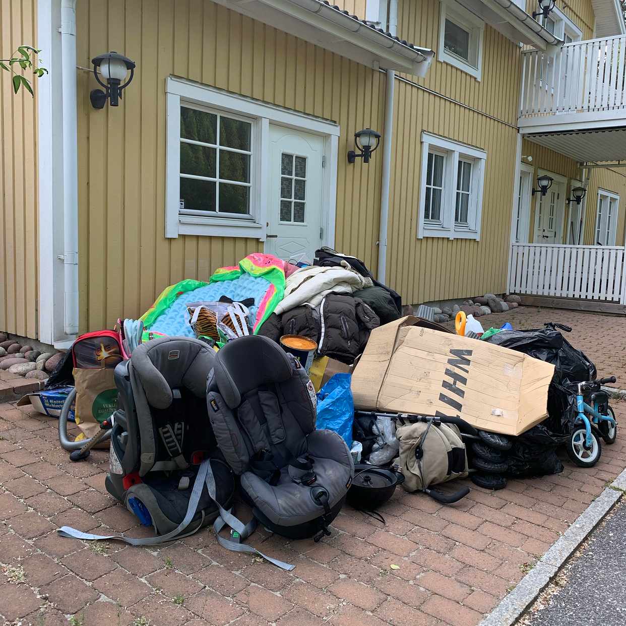image of hämta blandad skräp - Djursholm